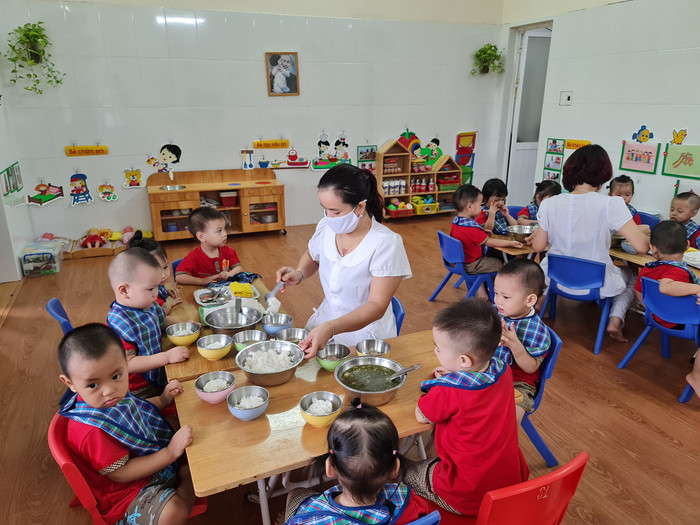 Trẻ nhóm lớp từ 2-3 tuổi Trường mầm non An Dương được giáo viên chăm sóc tận tình, chu đáo (Ảnh: Lã Tiến) Trẻ nhóm lớp từ 2-3 tuổi Trường mầm non An Dương được giáo viên chăm sóc tận tình, chu đáo (Ảnh: Lã Tiến)