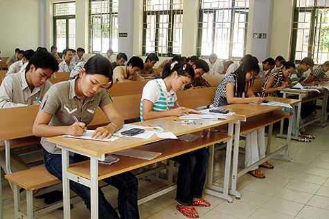 Thí sinh có chứng chỉ ngoại ngữ hoặc tin học trình độ A được cộng thêm 1 điểm