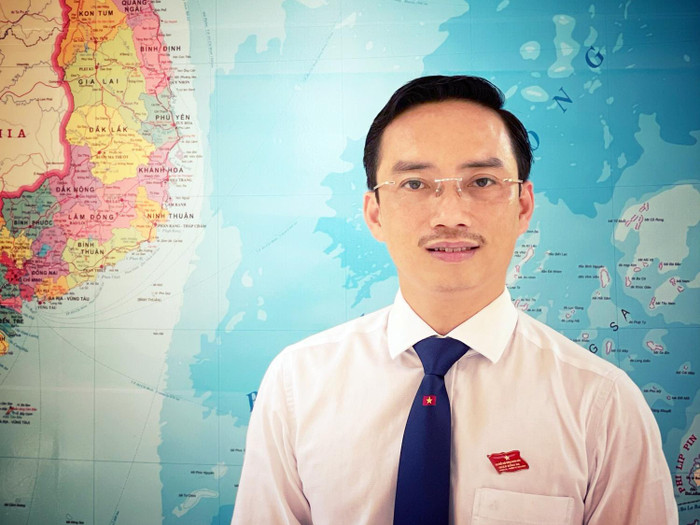 Thầy Cường nói: “Nếu giáo viên nước ngoài dạy, chúng ta phải thay đổi cách kiểm tra đánh giá". Ảnh: NVCC. Thầy Cường nói: “Nếu giáo viên nước ngoài dạy, chúng ta phải thay đổi cách kiểm tra đánh giá". Ảnh: NVCC.