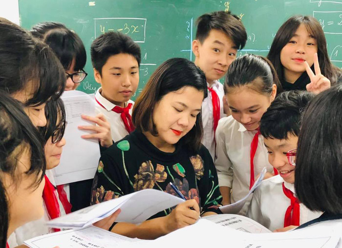 Cô Phạm Thị Bảo Đức : "Các thầy cô lớp 1 đã đặt sai trọng tâm giảng dạy, cần xác định rõ trọng tâm yêu cầu với lớp 1 các con cần đạt được cái gì?". Ảnh: NVCC. Cô Phạm Thị Bảo Đức : "Các thầy cô lớp 1 đã đặt sai trọng tâm giảng dạy, cần xác định rõ trọng tâm yêu cầu với lớp 1 các con cần đạt được cái gì?". Ảnh: NVCC.