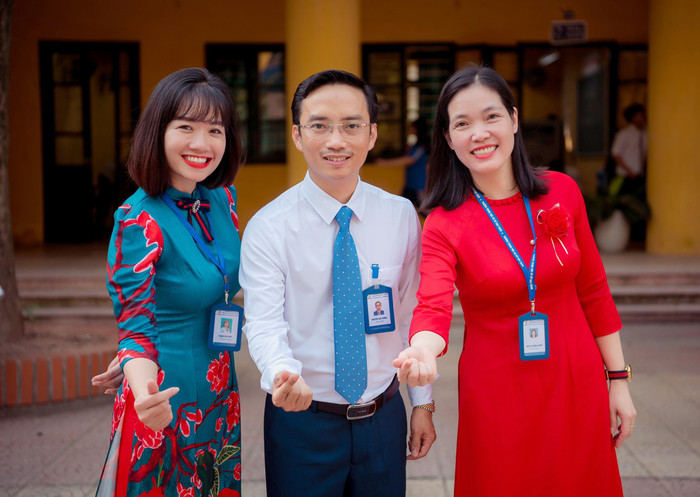 Ban giám hiệu Trường Trung học cơ sở Thái Thịnh, quận Đống Đa, Hà Nội. Ảnh: NVCC. Ban giám hiệu Trường Trung học cơ sở Thái Thịnh, quận Đống Đa, Hà Nội. Ảnh: NVCC.