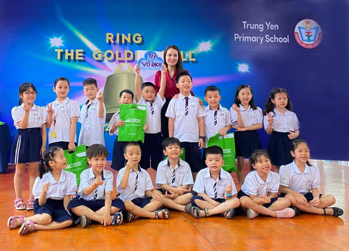 Cô Trang nói: "Tôi cũng xác định muốn xây dựng trường học hạnh phúc thì trước hết phải xây dựng lớp học hạnh phúc, điều quan trọng nhất là mỗi ngày đến trường, học sinh phải cảm thấy vui vẻ, hào hứng và thấy thật sự an toàn và được yêu thương". Ảnh: NVCC. Cô Trang nói: "Tôi cũng xác định muốn xây dựng trường học hạnh phúc thì trước hết phải xây dựng lớp học hạnh phúc, điều quan trọng nhất là mỗi ngày đến trường, học sinh phải cảm thấy vui vẻ, hào hứng và thấy thật sự an toàn và được yêu thương". Ảnh: NVCC.