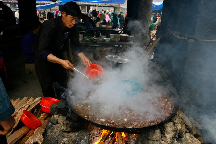 Ngày Tết không thể thiếu món thắng cố ngựa. Ảnh: Tùng Dương. Ngày Tết không thể thiếu món thắng cố ngựa. Ảnh: Tùng Dương.