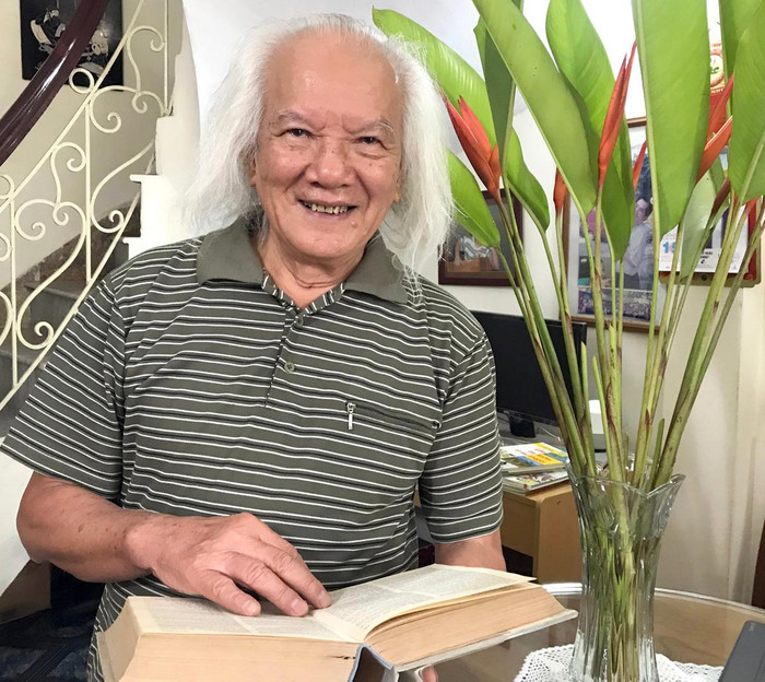 Theo nhà giáo ưu tú Nguyễn Văn Ngọc: "Nếu bây giờ yêu cầu thầy cô giáo chứng minh, đưa giấy xác nhận nọ kia rằng tôi tốt, thì đó là cách nói không hiểu biết, đó là người quản lí kém, một người có tư tưởng ban phát ơn huệ cho người khác". Ảnh: Tùng Dương. Theo nhà giáo ưu tú Nguyễn Văn Ngọc: "Nếu bây giờ yêu cầu thầy cô giáo chứng minh, đưa giấy xác nhận nọ kia rằng tôi tốt, thì đó là cách nói không hiểu biết, đó là người quản lí kém, một người có tư tưởng ban phát ơn huệ cho người khác". Ảnh: Tùng Dương.