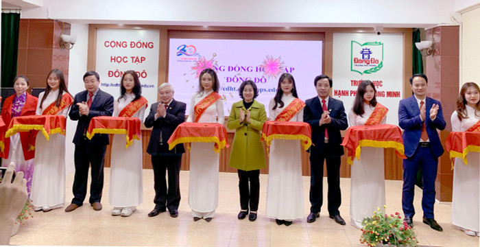 Trung tâm điều hành Cộng đồng học tập Đông Đô là công trình chào mừng Đại hội XIII Đảng Cộng sản Việt Nam của Trường Trung học phổ thông Đông Đô, quận Tây Hồ, Hà Nội. Ảnh: Tùng Dương. Trung tâm điều hành Cộng đồng học tập Đông Đô là công trình chào mừng Đại hội XIII Đảng Cộng sản Việt Nam của Trường Trung học phổ thông Đông Đô, quận Tây Hồ, Hà Nội. Ảnh: Tùng Dương.