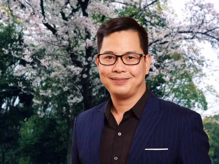 Phó Giáo sư Trần Thành Nam: "Có hai vấn đề cha mẹ người Việt Nam rất ngại nói với con là “tiền” và “tình yêu”. Ảnh: NVCC.