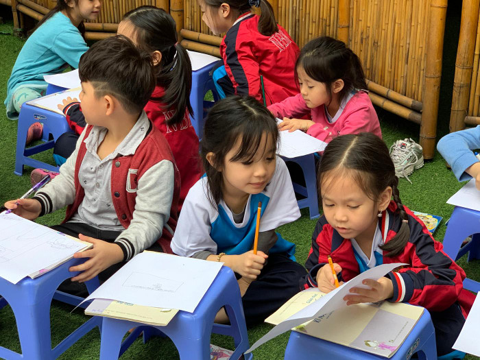 Học sinh Trường Nguyễn Bỉnh Khiêm (Cầu Giấy, Hà Nội) trong giờ ngoại khóa. Ảnh minh họa: Tùng Dương. Học sinh Trường Nguyễn Bỉnh Khiêm (Cầu Giấy, Hà Nội) trong giờ ngoại khóa. Ảnh minh họa: Tùng Dương.