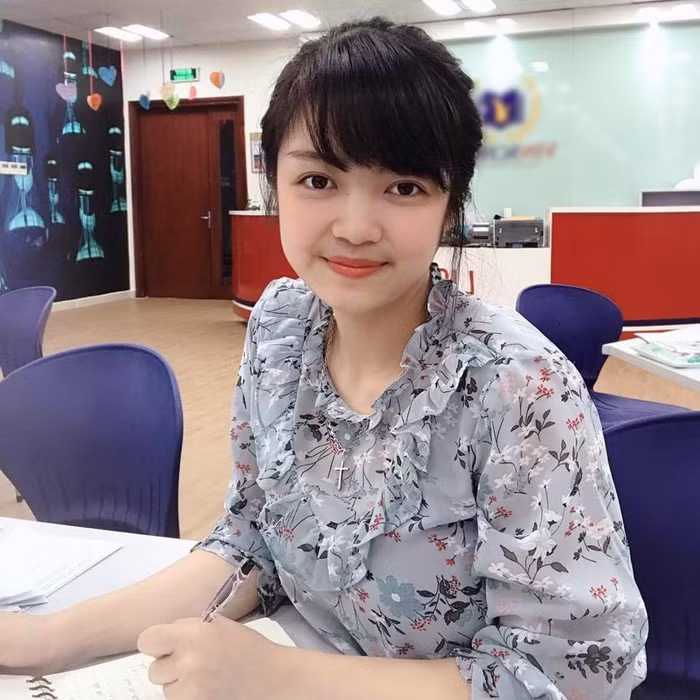 Cô Nguyễn Thị Hồng Vân: "Khi học sinh đã tự vào được lớp học online thì mọi việc còn lại là của giáo viên như chúng tôi, lúc này bố mẹ nên thả cho các con chủ động”. Ảnh: NVCC.