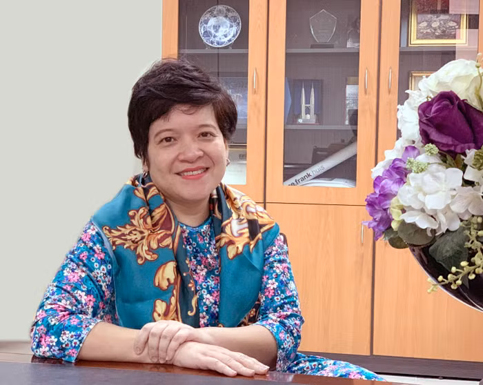 Nhà giáo Trần Thùy Dương: "Rất cần đổi mới phương pháp để truyền đạt kiến thức môn Lịch sử cho học sinh, mục tiêu giúp các con bớt nhàm chán với những giữ liệu khô khan, con số dài khó nhớ thì tôi tin rằng học sinh sẽ yêu môn Lịch sử, lúc đó các em sẽ học bằng sự đam mê, sự khám phá, tự tìm hiểu chứ không phải là học để đối phó với những kỳ thi. Ảnh: Tùng Dương.