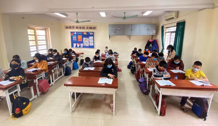 Các em học sinh Trường tiểu học lômônôxốp, Hà Nội (Ảnh chụp tháng 12/2020)