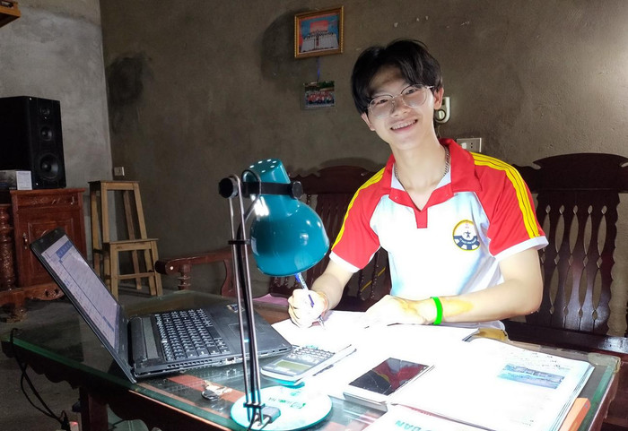 Chung mong muốn sau khi tốt nghiệp được làm việc tại các công ty của nước ngoài để có cơ hội rèn luyện nghề. Ảnh: NVCC. Chung mong muốn sau khi tốt nghiệp được làm việc tại các công ty của nước ngoài để có cơ hội rèn luyện nghề. Ảnh: NVCC.