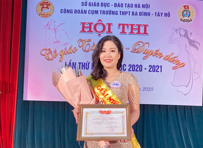 Cô Xuân nói: “Bản thân tôi vừa là giáo viên chủ nhiệm đồng thời là giáo viên bộ môn nên mỗi khi vào tiết học mới, tôi luôn ý thức được rằng mình phải làm sao để thu hút được học sinh, làm cho các em muốn đến lớp, muốn học tập...Ảnh: Nhân vật cung cấp. Cô Xuân nói: “Bản thân tôi vừa là giáo viên chủ nhiệm đồng thời là giáo viên bộ môn nên mỗi khi vào tiết học mới, tôi luôn ý thức được rằng mình phải làm sao để thu hút được học sinh, làm cho các em muốn đến lớp, muốn học tập...Ảnh: Nhân vật cung cấp.