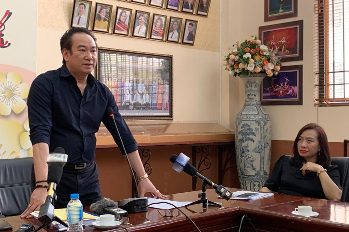 Ông Trần Văn Hải - Quyền giám đốc Học viện Múa Việt Nam cho biết: “Học viện đã xác định nhóm sinh viên học "hệ liên thông trung cấp cao đẳng" không lấy được bằng trung cấp chuyên nghiệp là 273 em. Cộng cả các em đang theo học là 325 học viên”. Ảnh: Tùng Dương Ông Trần Văn Hải - Quyền giám đốc Học viện Múa Việt Nam cho biết: “Học viện đã xác định nhóm sinh viên học "hệ liên thông trung cấp cao đẳng" không lấy được bằng trung cấp chuyên nghiệp là 273 em. Cộng cả các em đang theo học là 325 học viên”. Ảnh: Tùng Dương
