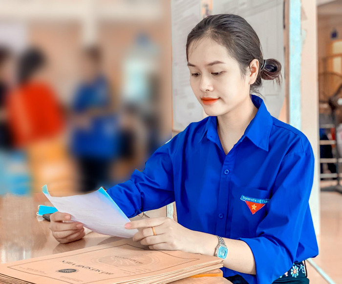 Nhật Minh với hoạt động tham gia tình nguyên viên phục vụ cho kỳ tuyển sinh K 17. Ảnh: NVCC. Nhật Minh với hoạt động tham gia tình nguyên viên phục vụ cho kỳ tuyển sinh K 17. Ảnh: NVCC.