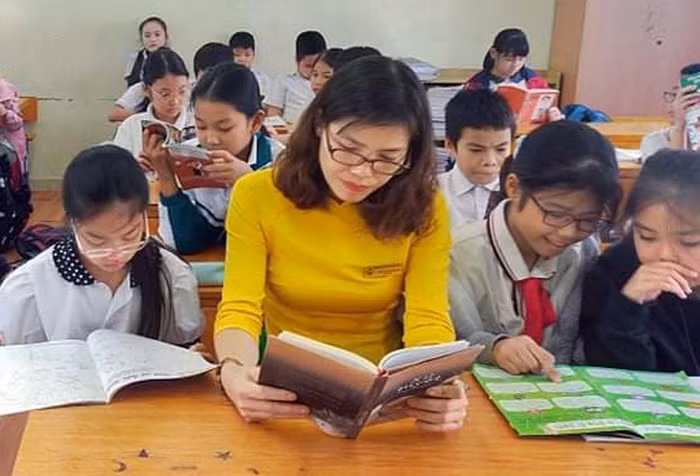 Với tôi kiến thức không phải lúc nào cũng có ngay được mà còn cần phải tích lũy qua việc đọc sách. Ảnh: NVCC.