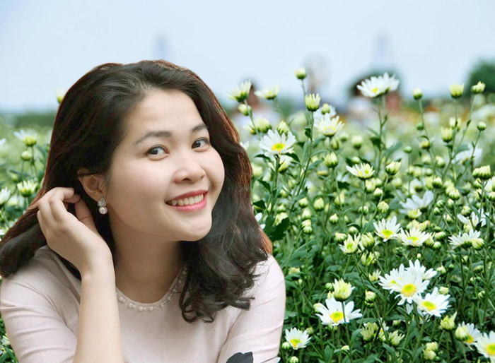 Cô Hải Yến: "Nếu sử dụng tất cả giáo viên nước ngoài như vậy thì vấn đề chi phí cũng không phải là nhỏ, vậy chi phí này lấy từ đâu, hay lại tất cả đều do phụ huynh học sinh chi trả?". Ảnh: NVCC. Cô Hải Yến: "Nếu sử dụng tất cả giáo viên nước ngoài như vậy thì vấn đề chi phí cũng không phải là nhỏ, vậy chi phí này lấy từ đâu, hay lại tất cả đều do phụ huynh học sinh chi trả?". Ảnh: NVCC.