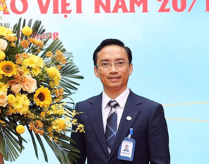 Nhà giáo Nguyễn Cao Cường: "Đến thời điểm này mọi công tác chuẩn bị của nhà trường đã hoàn tất, các phòng học đều đáp ứng đủ tiêu chuẩn cho 24 bàn thi tương ứng với 24 em trong 1 phòng". Ảnh: T.D.