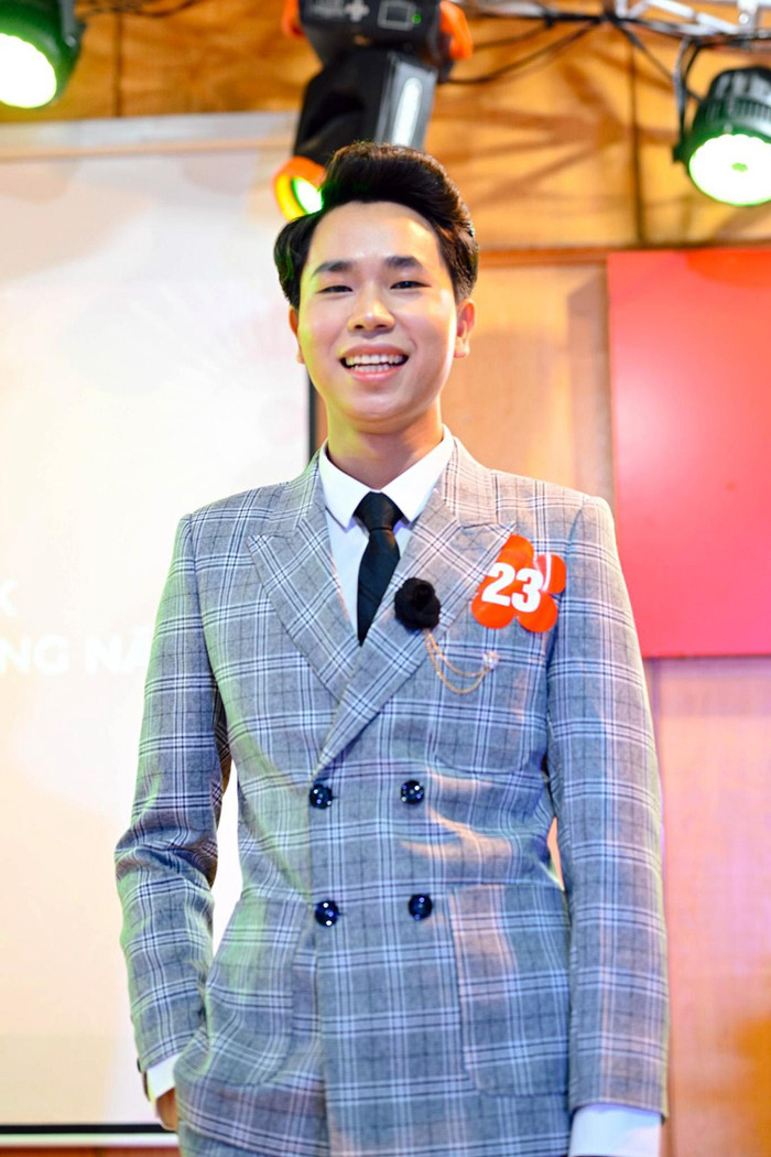 Thầy giáo trẻ của Nguyễn Bỉnh Khiêm - Cầu Giấy, Hà Nội. Ảnh: Trường NBK.