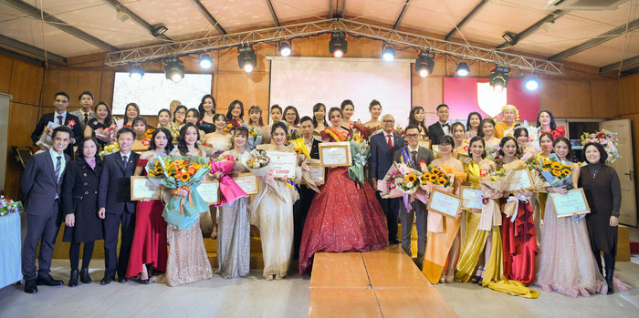 Chung khảo Hội thi Giáo viên Trường Nguyễn Bỉnh Khiêm Giỏi giang - Tài năng - Duyên dáng. Ảnh: Trường NBK.