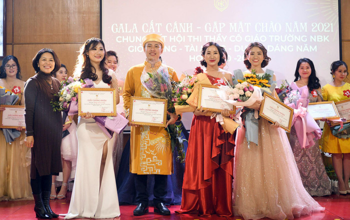 Đây là sân chơi dành cho các thầy cô giáo, cán bộ công nhân viên trong nhà trường. Ảnh: Trường NBK.