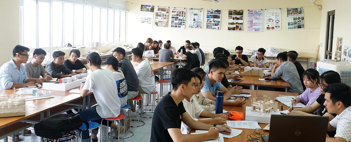 Sinh viên Trường Đại học Kiến Trúc Hà Nội. Ảnh: K.T. Sinh viên Trường Đại học Kiến Trúc Hà Nội. Ảnh: K.T.