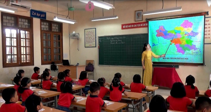 Cô giáo Bùi Bích Thủy và học sinh khối 1, Trường Tiểu học Tân Lập A, (huyện Đan Phượng, Hà Nội). Ảnh: NVCC. Cô giáo Bùi Bích Thủy và học sinh khối 1, Trường Tiểu học Tân Lập A, (huyện Đan Phượng, Hà Nội). Ảnh: NVCC.