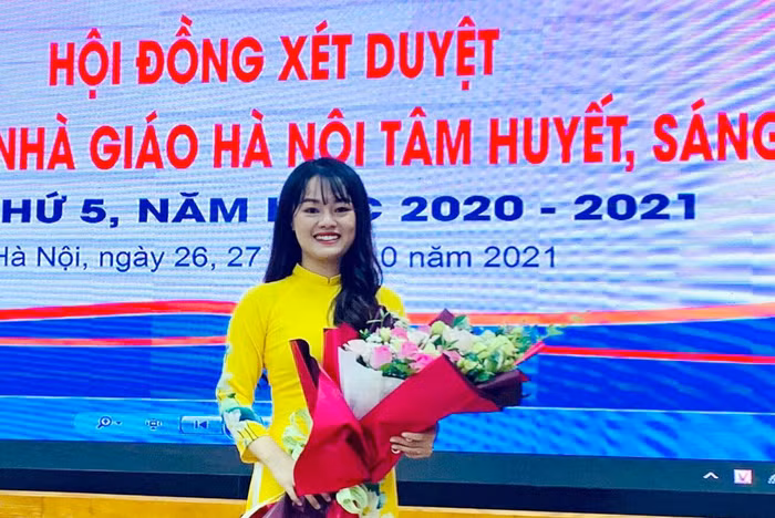 Cô giáo Bùi Bích Thủy - Tổ trưởng chuyên môn khối 1, Trường Tiểu học Tân Lập A, (huyện Đan Phượng, Hà Nội), tham gia dự thi “Nhà giáo Hà Nội tâm huyết, sáng tạo” lần thứ 5 năm học 2020 – 2021. Ảnh: NVCC.