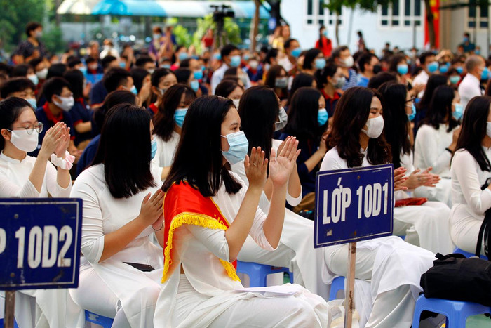 Nếu các cấp lãnh đạo không ép các trường, ép giáo viên phải như thế này, phải thế kia thì giáo viên chắc chắn sẽ làm thật và có đánh giá thật. Và khi các giáo viên làm thật thì sẽ có việc học thật, dạy thật và thi thật. Ảnh minh họa: Tùng Dương. Nếu các cấp lãnh đạo không ép các trường, ép giáo viên phải như thế này, phải thế kia thì giáo viên chắc chắn sẽ làm thật và có đánh giá thật. Và khi các giáo viên làm thật thì sẽ có việc học thật, dạy thật và thi thật. Ảnh minh họa: Tùng Dương.