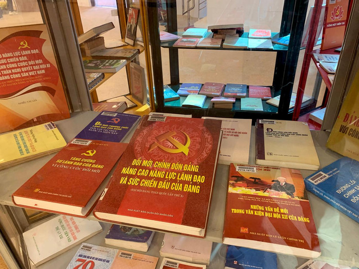 Dưới sự lãnh đạo của Đảng, đất nước đã đạt được nhiều thành tựu lớn, đời sống của nhân dân ngày càng được nâng cao. Ảnh: Tùng Dương.