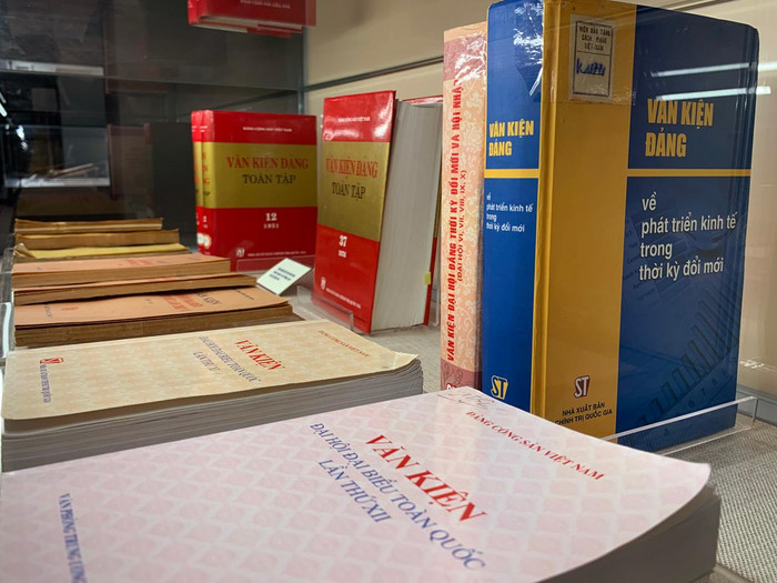 Văn kiện Đại hội đại biểu toàn quốc của Đảng qua các kỳ Đại hội. Ảnh: Tùng Dương.