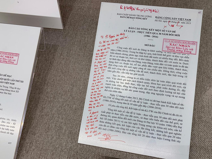 Báo cáo tổng kết một số vấn đề lý luận, thực tiễn qua 30 năm đổi mới (1986 - 2016) do Tổng Bí thư Nguyễn Phú Trọng trình bày tại Đại hội đại biểu toàn quốc lần thứ XII của Đảng, tháng 01/2016. Ảnh: Tùng Dương.
