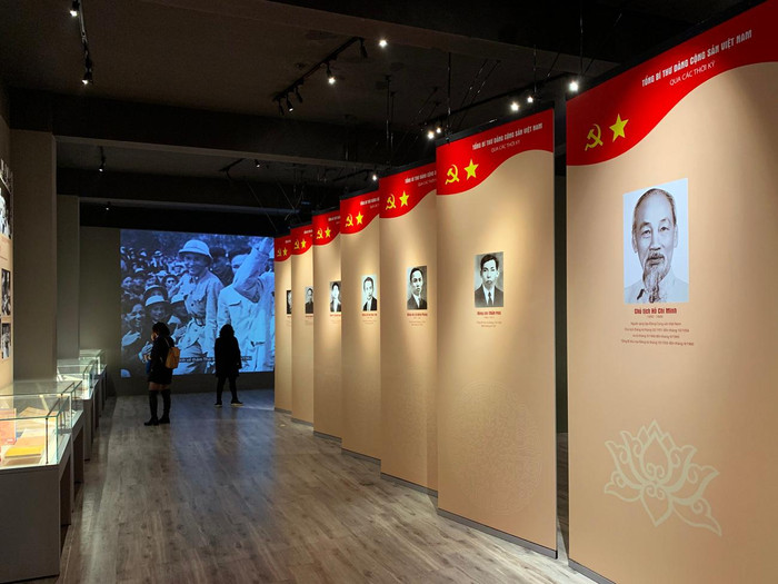 Góc trưng bày giới thiệu Tổng Bí thư Đảng quan các kỳ Đại hội. Ảnh: Tùng Dương.