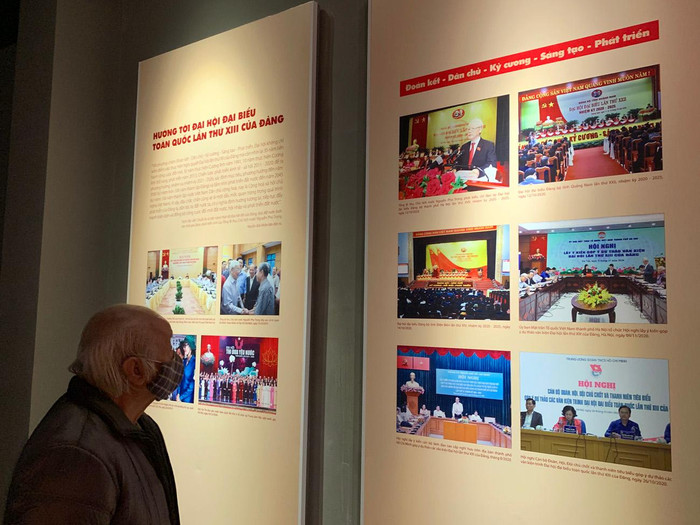 12 kỳ Đại hội Đảng với những thắng lợi, thành tựu, bài học kinh nghiệm của cách mạng Việt Nam dưới sự lãnh đạo của Đảng. Ảnh: Tùng Dương.