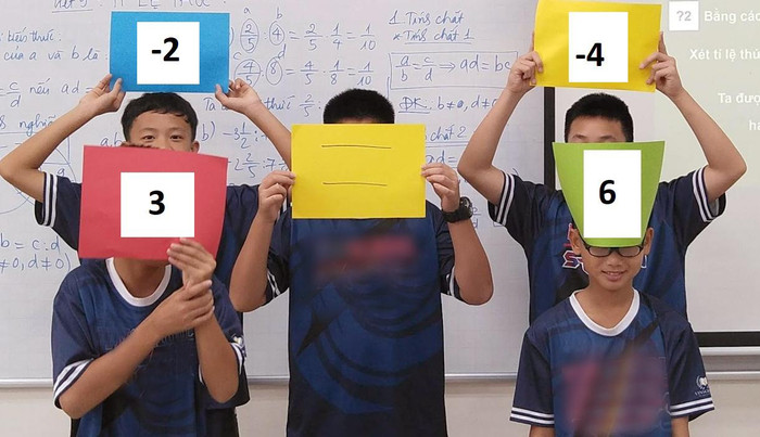 Học sinh lớp thầy Bảo trong giờ học Toán. Ảnh minh họa: NVCC.