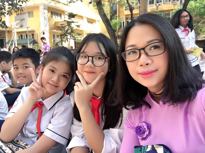 Theo cô giáo Lương: "Hãy coi Văn mẫu là một kênh tham khảo chứ không nên đưa vào giảng dạy trong trường học, bởi văn mẫu thực chất là một kênh tham khảo rất tốt". Ảnh: NVCC. Theo cô giáo Lương: "Hãy coi Văn mẫu là một kênh tham khảo chứ không nên đưa vào giảng dạy trong trường học, bởi văn mẫu thực chất là một kênh tham khảo rất tốt". Ảnh: NVCC.