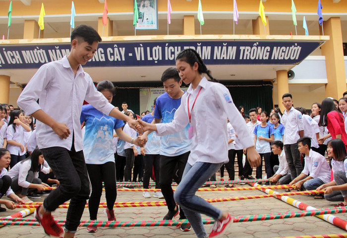 Học sinh Trường Trung học phổ thông Minh Quang (xã Minh Quang, huyện Ba Vì, Hà Nội) trong giờ học ngoại khóa. Ảnh: NVCC. Học sinh Trường Trung học phổ thông Minh Quang (xã Minh Quang, huyện Ba Vì, Hà Nội) trong giờ học ngoại khóa. Ảnh: NVCC.