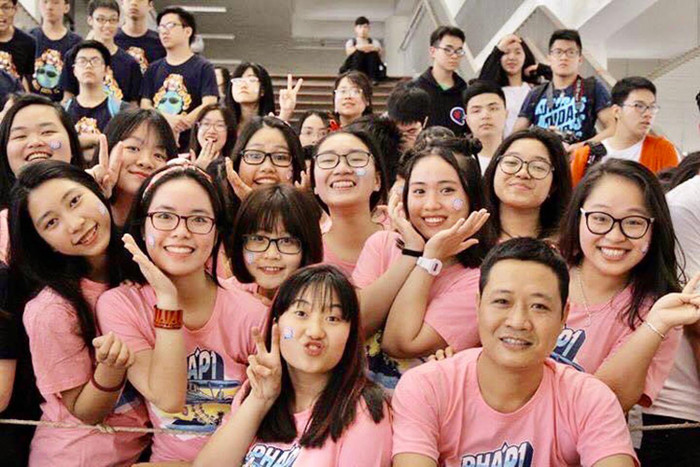 Thầy Năng luôn hết lòng với học sinh trong từng tiết học. Ảnh: Nhân vật cung cấp. Thầy Năng luôn hết lòng với học sinh trong từng tiết học. Ảnh: Nhân vật cung cấp.