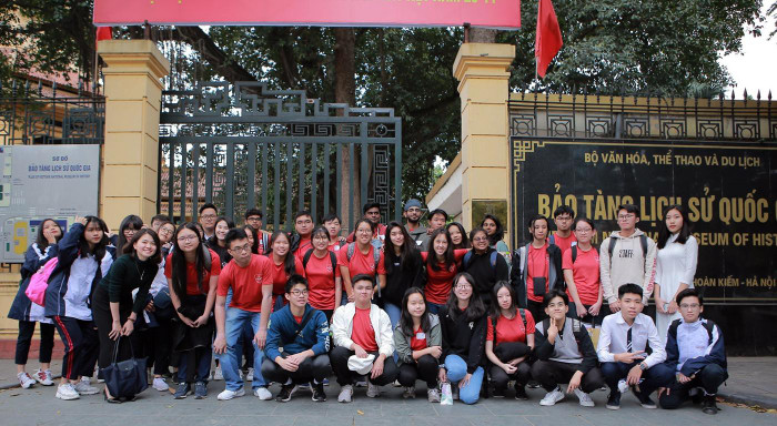 Các em học sinh Trường Trung học phổ thông Trần Phú (quận Hoàn Kiếm, Hà Nội) trong giờ học ngoại khóa tại bảo tàng Lịch sử quốc gia. Ảnh: NVCC. Các em học sinh Trường Trung học phổ thông Trần Phú (quận Hoàn Kiếm, Hà Nội) trong giờ học ngoại khóa tại bảo tàng Lịch sử quốc gia. Ảnh: NVCC.