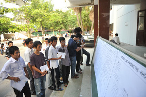 không ít chuyên gia tuyển sinh khối trường kinh tế khẳng định: Môn ngoại ngữ rất cần cho ngành kinh tế, song không nhất thiết phải thi đầu vào với môn này