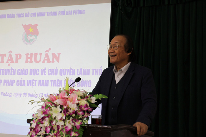 Tiến sĩ Trần Công Trục nhấn mạnh: Không phải Việt Nam sợ mà Việt Nam tôn trọng luật pháp quốc tế, tôn trọng chủ quyền lãnh thổ, quyền và lợi ích hợp pháp của quốc gia trên Biển Đông. (Ảnh: Lã Tiến) Tiến sĩ Trần Công Trục nhấn mạnh: Không phải Việt Nam sợ mà Việt Nam tôn trọng luật pháp quốc tế, tôn trọng chủ quyền lãnh thổ, quyền và lợi ích hợp pháp của quốc gia trên Biển Đông. (Ảnh: Lã Tiến)