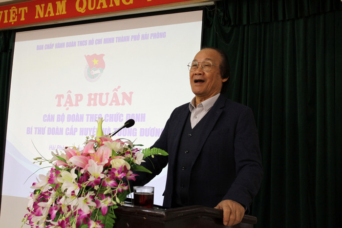 Tiến sĩ Trần Công Trục, nguyên Trưởng ban Biên giới chính phủ, chuyên gia hàng đầu về biên giới lãnh thổ và Công ước Luật Biển Liên Hợp Quốc 1982 là diễn giả tại hội thảo (Ảnh: Lã Tiến) Tiến sĩ Trần Công Trục, nguyên Trưởng ban Biên giới chính phủ, chuyên gia hàng đầu về biên giới lãnh thổ và Công ước Luật Biển Liên Hợp Quốc 1982 là diễn giả tại hội thảo (Ảnh: Lã Tiến)
