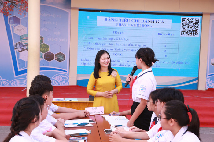 Trong tiết dạy minh hoạ, giáo viên đã sử dụng nhiều phương pháp giảng dạy hiện đại (Ảnh: LT) GDVN_KA-tran-phu-chuyen-de-7.jpg