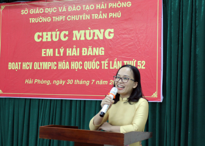 Cô giáo Nguyễn Thị Thanh Thúy, giáo viên dạy Hóa Trường Trung học phổ thông chuyên Trần Phú (Hải Phòng) - Ảnh: Lã Tiến Cô giáo Nguyễn Thị Thanh Thúy, giáo viên dạy Hóa Trường Trung học phổ thông chuyên Trần Phú (Hải Phòng) - Ảnh: Lã Tiến