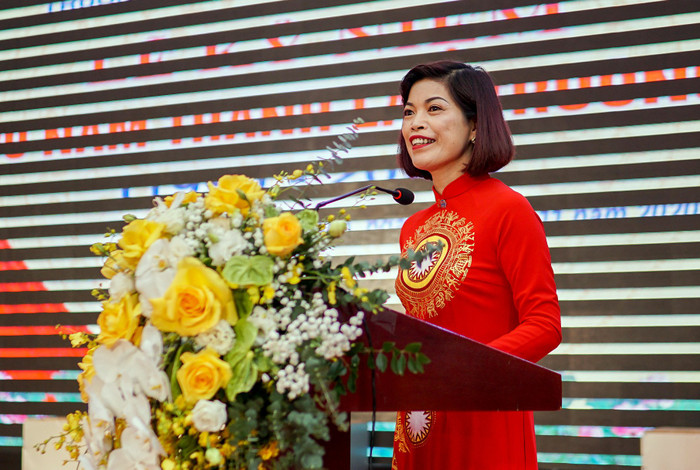 Nhà giáo Lê Thị Minh Tâm, Hiệu trưởng Trường Trung học cơ sở Tô Hiệu phát biểu tại lễ kỷ niệm 30 năm thành lập trường (Ảnh: LH) Nhà giáo Lê Thị Minh Tâm, Hiệu trưởng Trường Trung học cơ sở Tô Hiệu phát biểu tại lễ kỷ niệm 30 năm thành lập trường (Ảnh: LH)