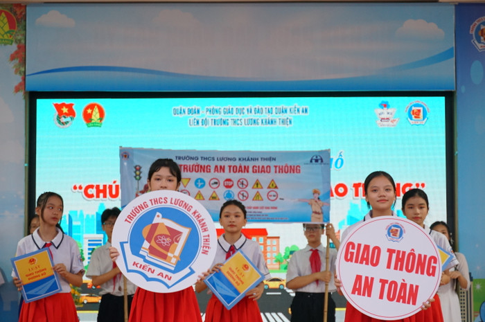 Các tiết mục văn nghệ tại chuyên đề (Ảnh: LT)