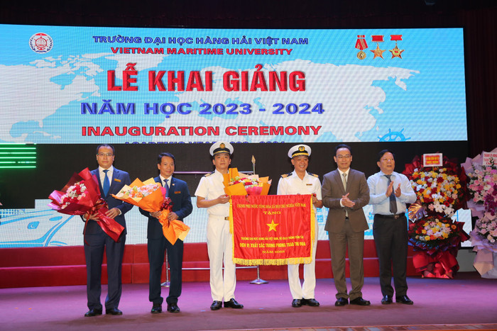 Trường Đại học Hàng hải Việt Nam là đơn vị xuất sắc trong phong trào thi đua (Ảnh: LT) GDVN_dhhh-khai-giang-3.jpg