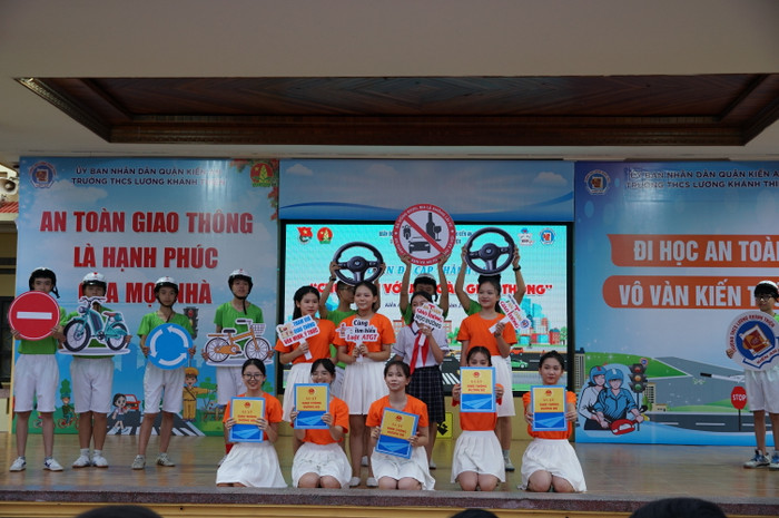 Các tiết mục văn nghệ tại chuyên đề (Ảnh: LT)