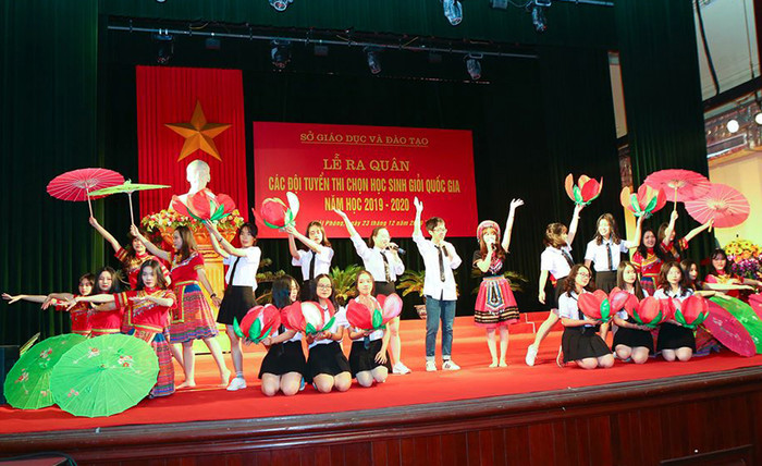 Các tiết mục văn nghệ chào mừng tại lễ ra quân (Ảnh: LT) Các tiết mục văn nghệ chào mừng tại lễ ra quân (Ảnh: LT)