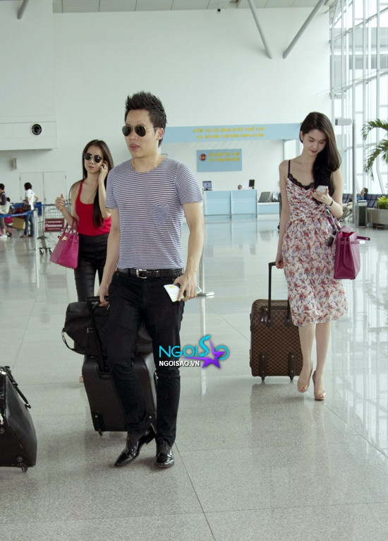 Chiếc váy hoa giúp cô nàng thật duyên dáng và thướt tha.