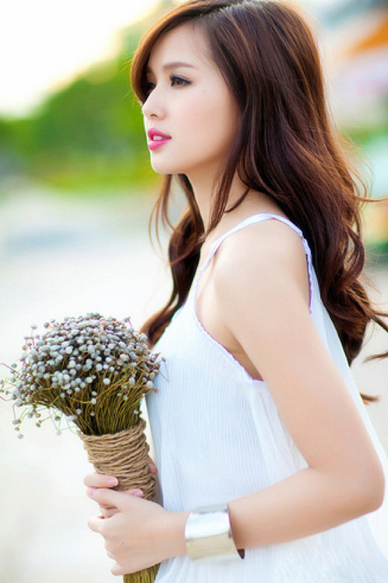 Gương mặt với các đường nét rất đẹp, ngọt ngào.